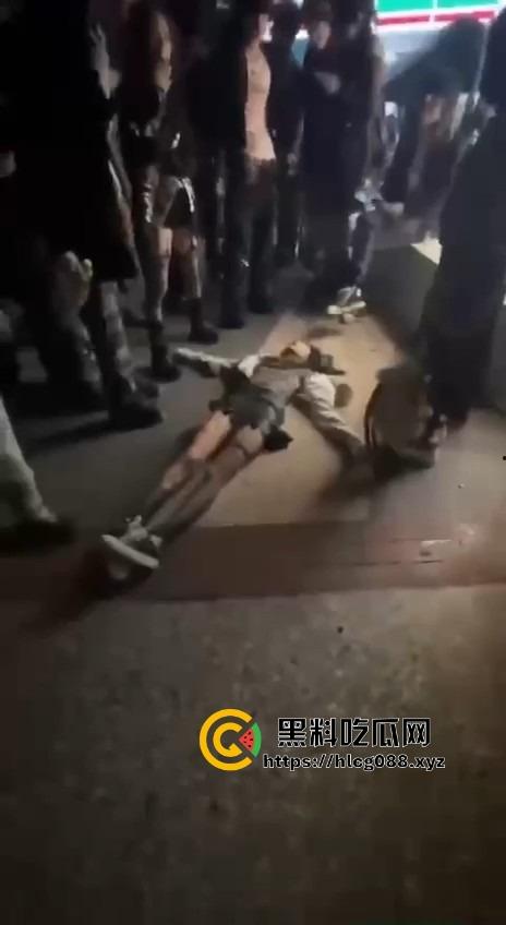 广州TRAP视觉OD音乐节大瓜,小妹嗑药嗨过头把自己嗨死,闺蜜摸胸扯丝袟还玩飞人,OD群体直接嗨进棺材!-9