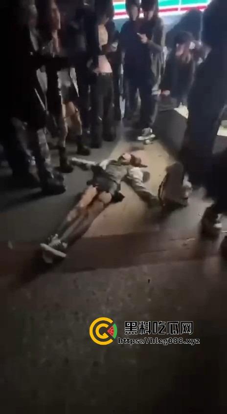 广州TRAP视觉OD音乐节大瓜,小妹嗑药嗨过头把自己嗨死,闺蜜摸胸扯丝袟还玩飞人,OD群体直接嗨进棺材!-10