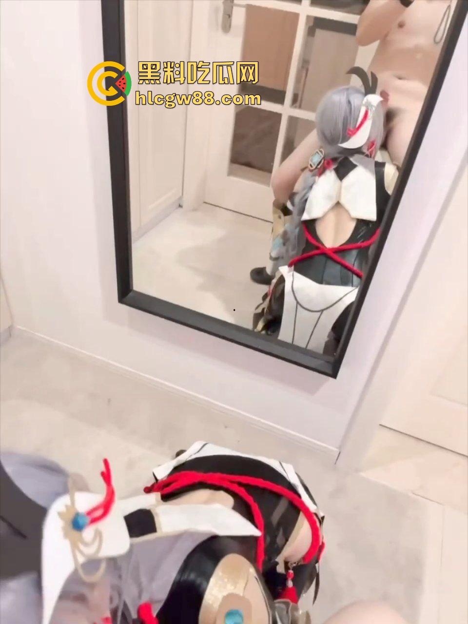 抖音喜欢cos play的极品骚鸡【nabibi_】cos原神申鹤淫荡舔鸡伺候大哥！惨遭泄密曝光！-7