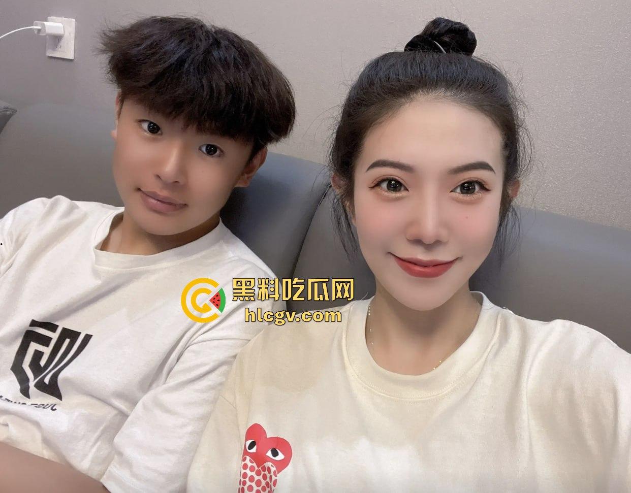 蓝天白云的宝马挡不住出轨的骚操作！网红『阿冉』背着老公偷情小白脸，丈夫拉横幅曝光床照反击！-19