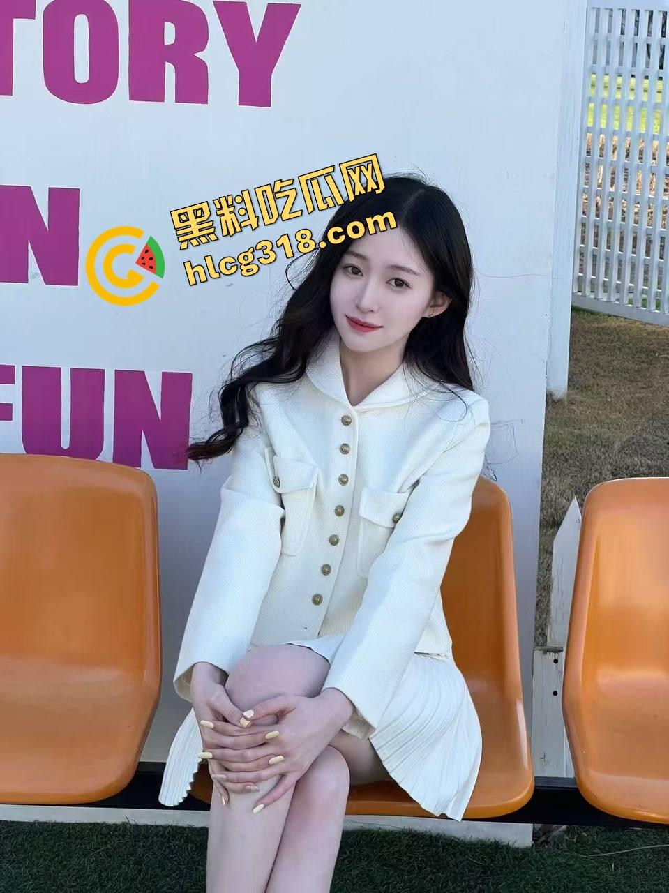 少年志不在诗酒田，而在小母狗的奶与臀，鸿鹄不必远志，舔硬之后自己坐上来骑，操翻眼前这骚狗才是正道！-2