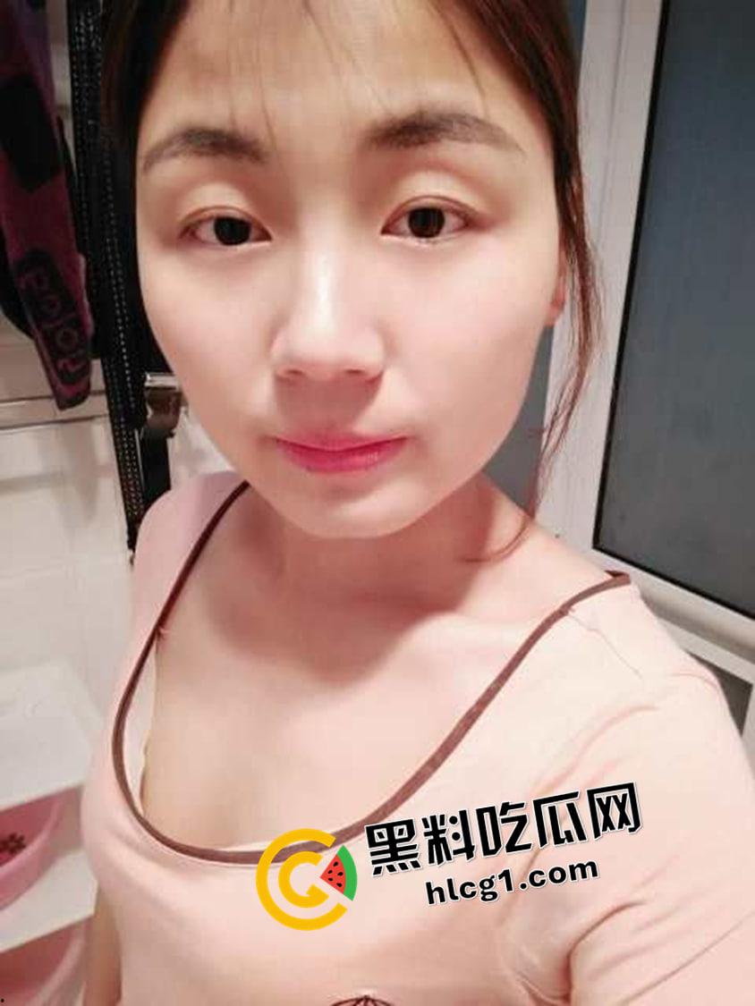 山东乡镇英语老师反差婊 车震偷情 边吃鸡边用英语说骚话 还是老师玩的花-2