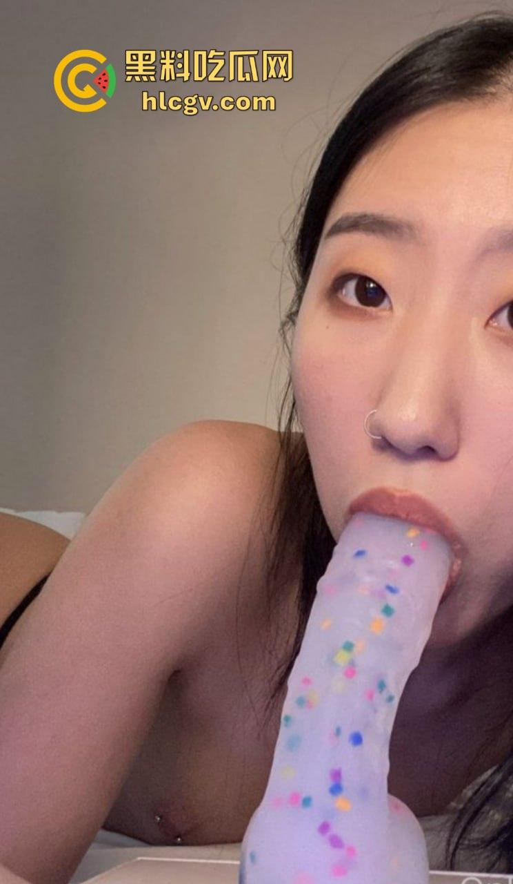 广西传媒学院大四生【孙俞】毕业反转！不当文员改行做福利姬，白虎写真天天拍，外网疯狂吸金！-16