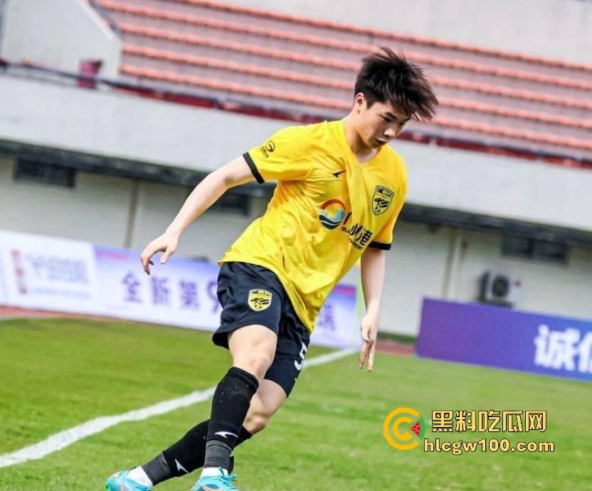 广州豹足球队员【唐天翼】爆出惊天丑闻，被女友实锤出轨女足【马丹娜】聊天记录暧昧短信曝光全网！-7