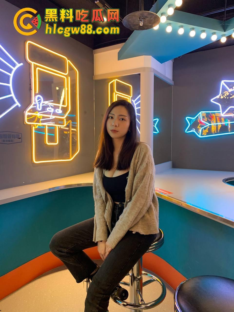 合肥文员『宋余淼』情趣装骑乘直接晃瞎眼，最爱找肉鸡巴取暖，冷冰冰的棒子根本不配让她爽！-3