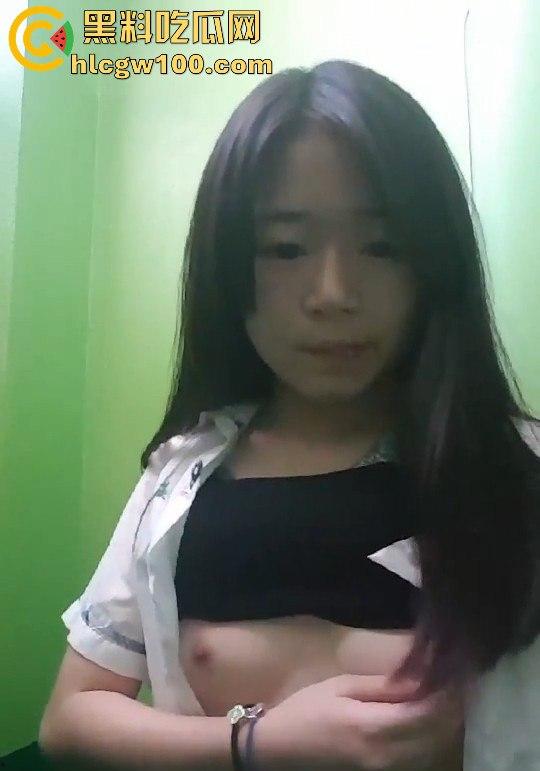 台湾清纯可爱处女【林如蓁】遭到网恋对象勾引，曝光了聊天记录以及自慰抠穴视频 独家爆料！！-7