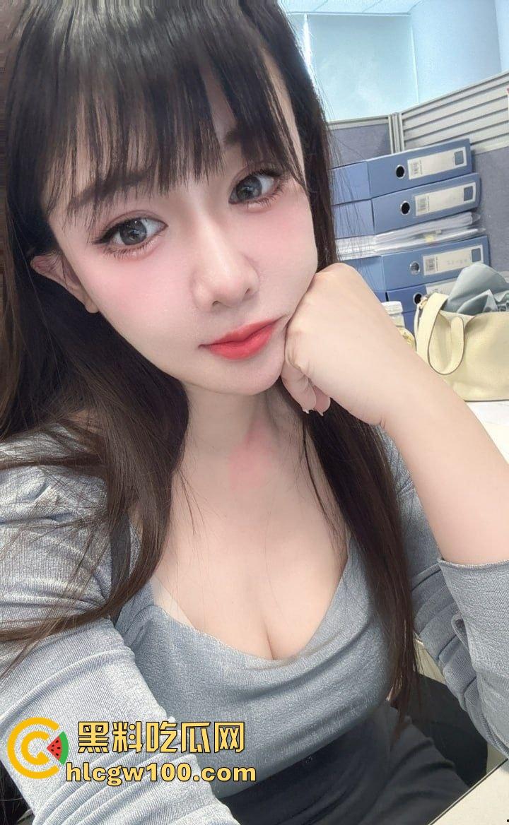 石家庄少妇文员『熊可心』桌上揉穴喷淫水湿透桌面，大奶子又软又白，老板欲火焚身直接腿软！-2