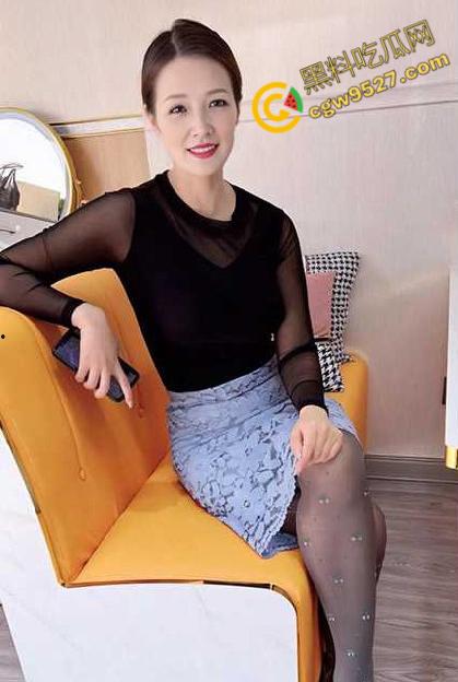 海角乱伦禁忌情欲之姐弟恋！观音坐莲式爆操亲姐，巨乳升级淫水泛滥，饥渴紧致嫩穴疯狂吸吮！-2