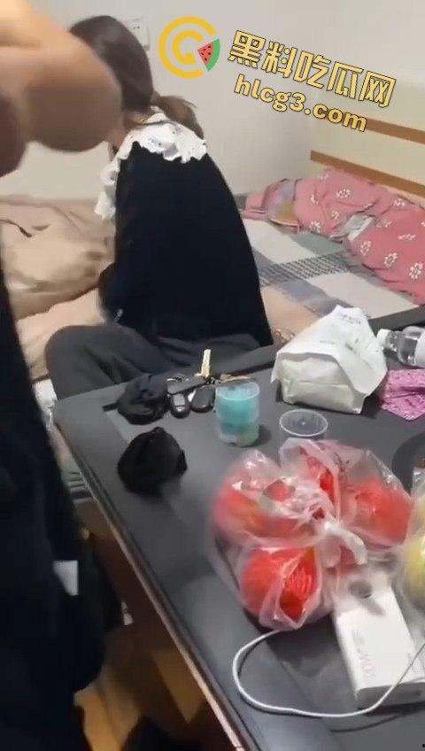 捉奸捉到奸夫淫妇现场！网友发问：为啥不先离婚？-6