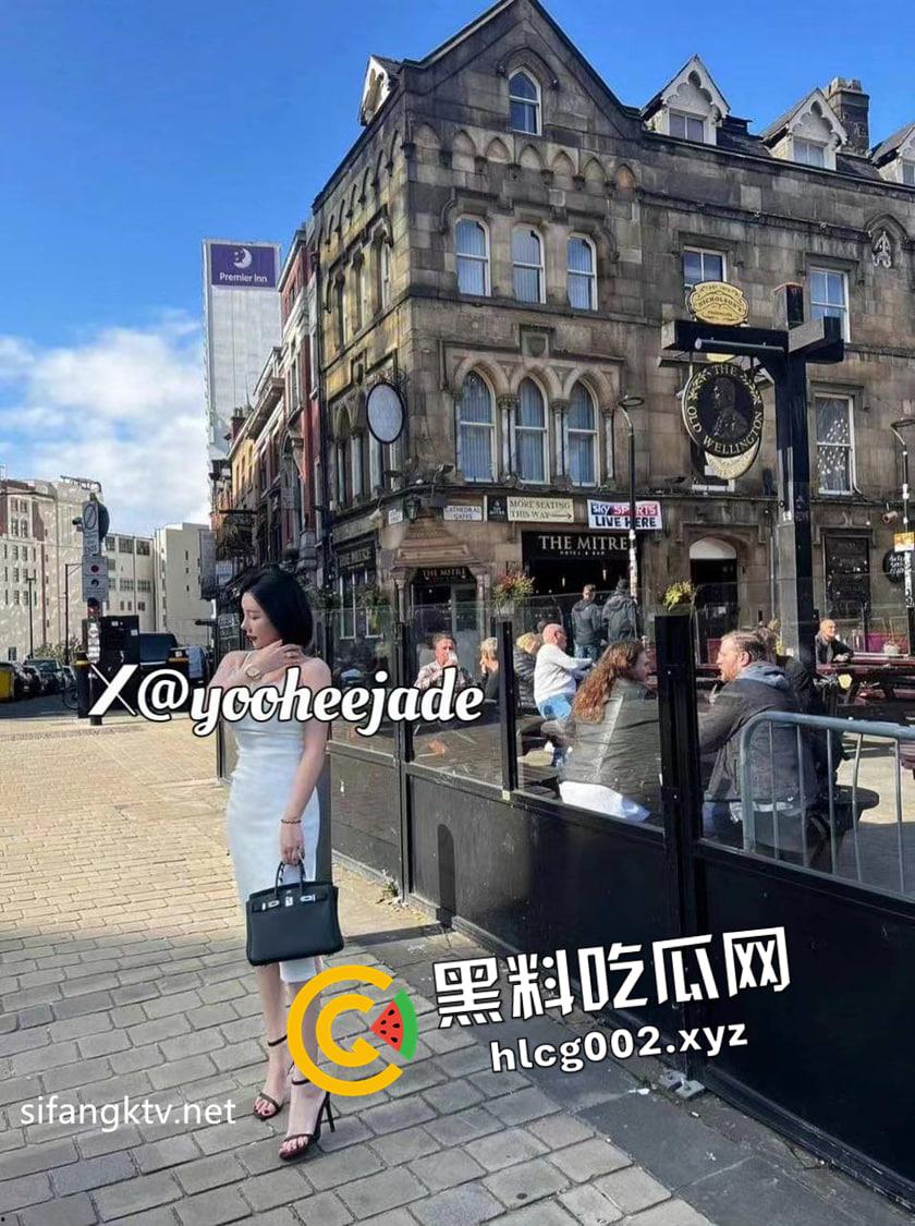 推特巨乳反差婊【yooheejade】国宝级女神私拍 穷人女神 有钱人的精盆 千元付费资源流出-1