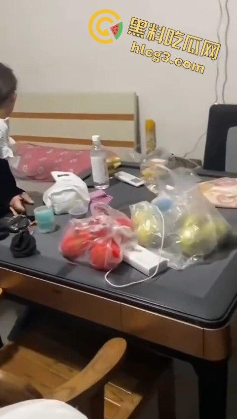 捉奸捉到奸夫淫妇现场！网友发问：为啥不先离婚？-9