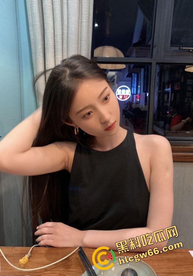 西安音乐学院大三学姐【蓉蓉】恋爱中私约前任被现任破解网盘扒出，实锤露脸doi资源外流！-4