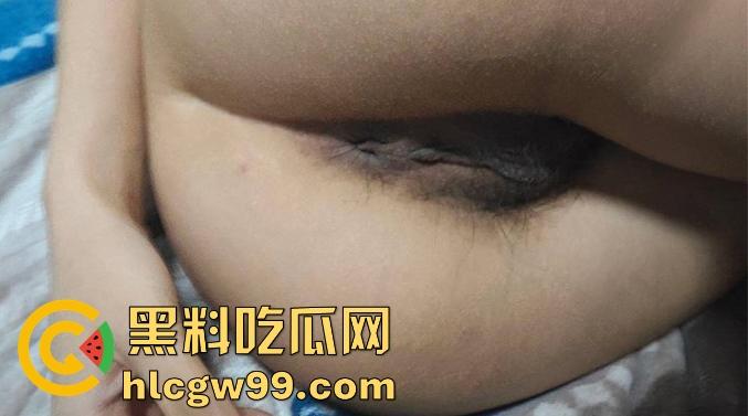 你一生所追求的白月光其实只是别人的胯下母狗！广州大学【魏书玲】与男友私密视频流出，淫骚自拍反差惊人。-8