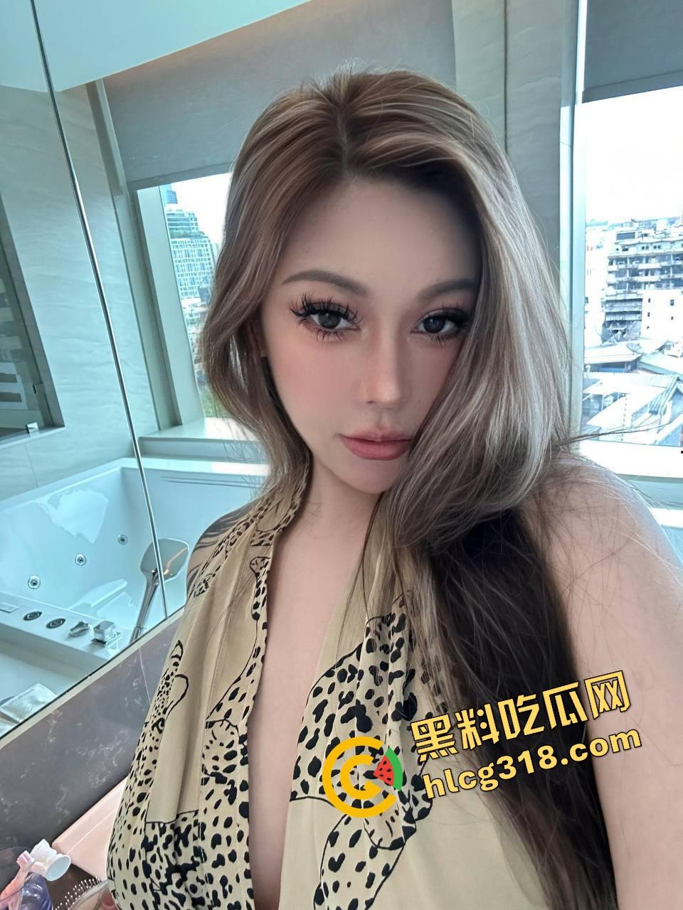 刚睡醒就被骑,表嫂穿着内裤坐上来,这开门见山姿势配上晨勃真的安逸,干完她还紧紧抱着我不撒手!-3