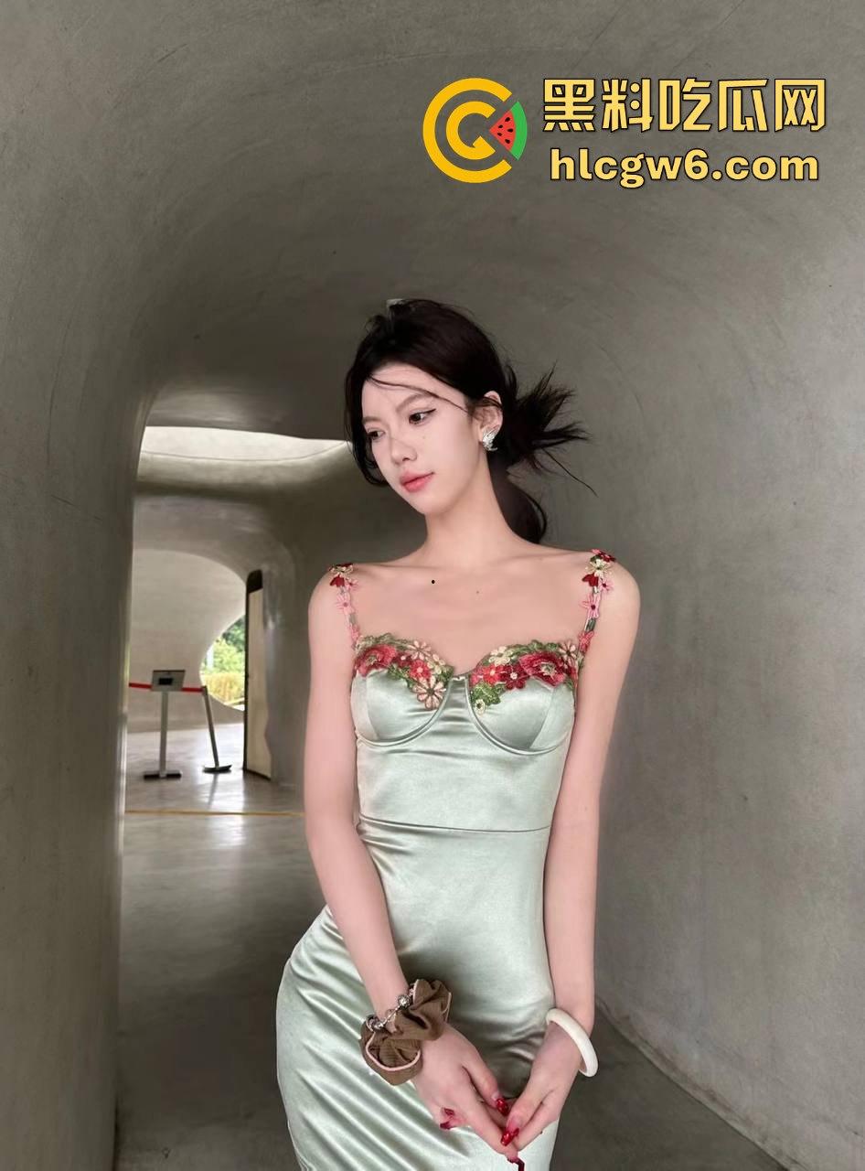 三亚大佬试驾大学生清纯母狗高亚琪！昼夜两张脸，白天乖巧拍照晚上浪翻酒店，骚到让人精盆告急-2