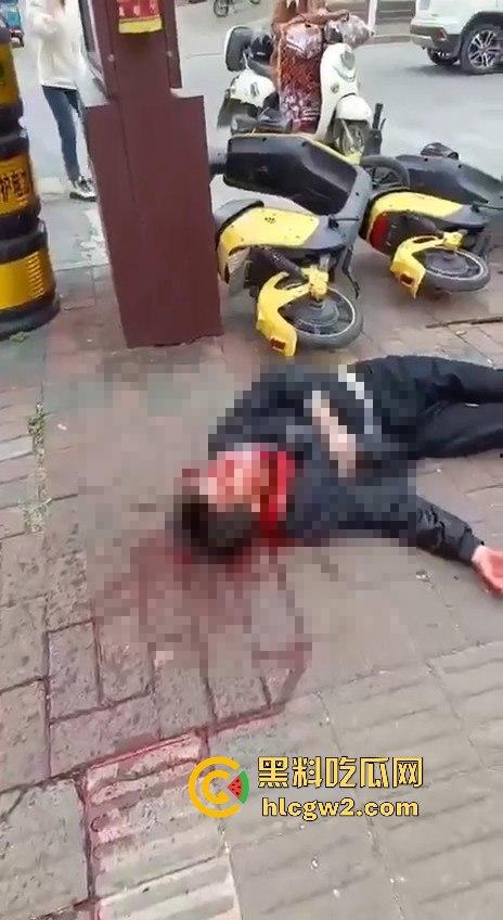 湖南江华职中生与二中生为争女友当街一剑封喉！感情纠葛演成命案，抢救无效死亡-5