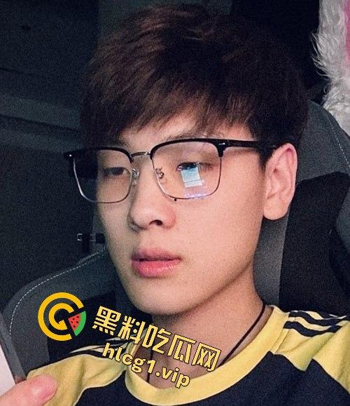 快手网红精神小伙「白菜」被暴揍！宇将军嫡系弟子酒店群殴黑历史曝光！-4