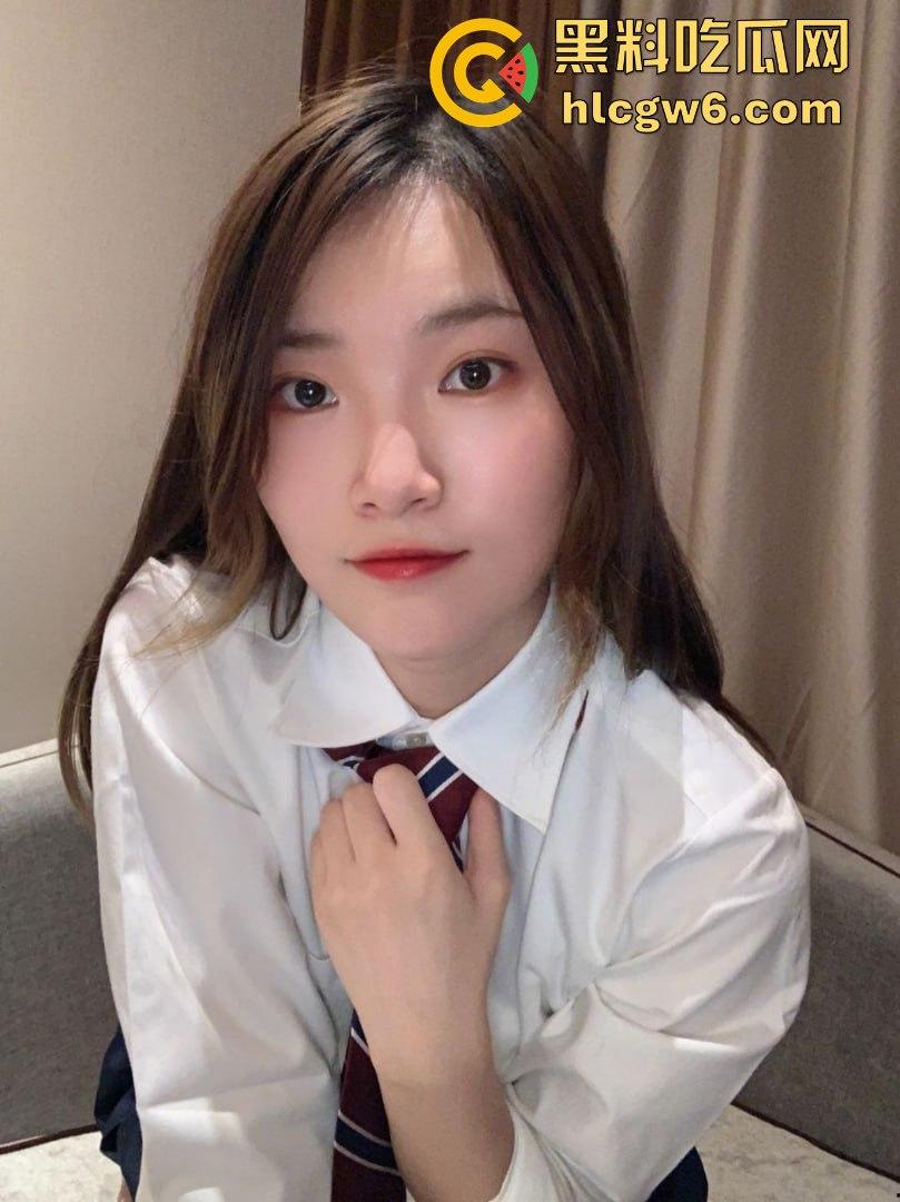 南京中医药大学红发学生妹『 徐思涵』陪金主伴游 白天是摄影师晚上是肉便器 情趣内衣换着花样骚视频流出！-3