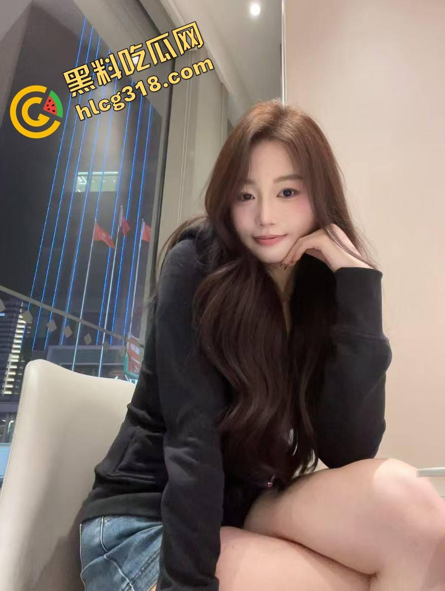 南京MIU酒吧5000块可带走的骚鸡曝光，黑丝镂空奶子贴你脸上，出台再换红丝加攻速，这就叫专业！-7