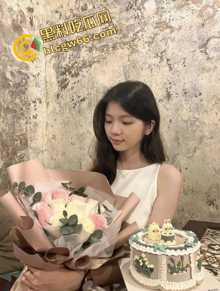 芜湖95后小伙调教00后嫩骚货【萌萌】从紧致小骚穴到贱狗体质，打屁股都浪叫，肉体调教彻底崩！-1