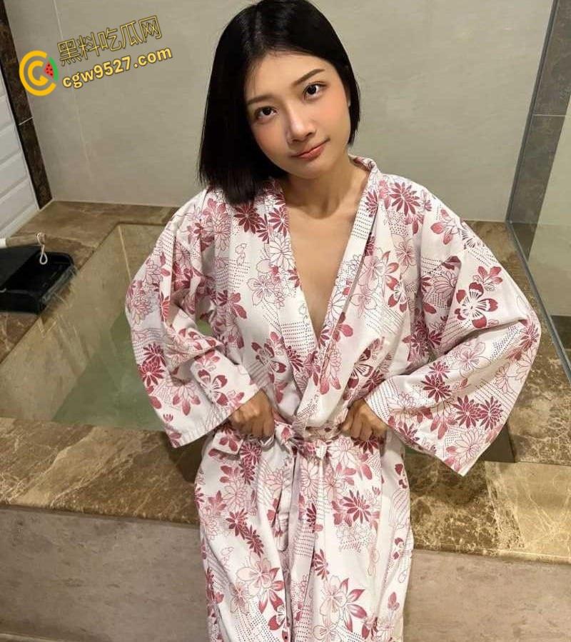 天津极品少妇【童杏丽】，性感女神露脸调情，口交技术一流，女上骑乘疯狂榨精，表情诱人！-4