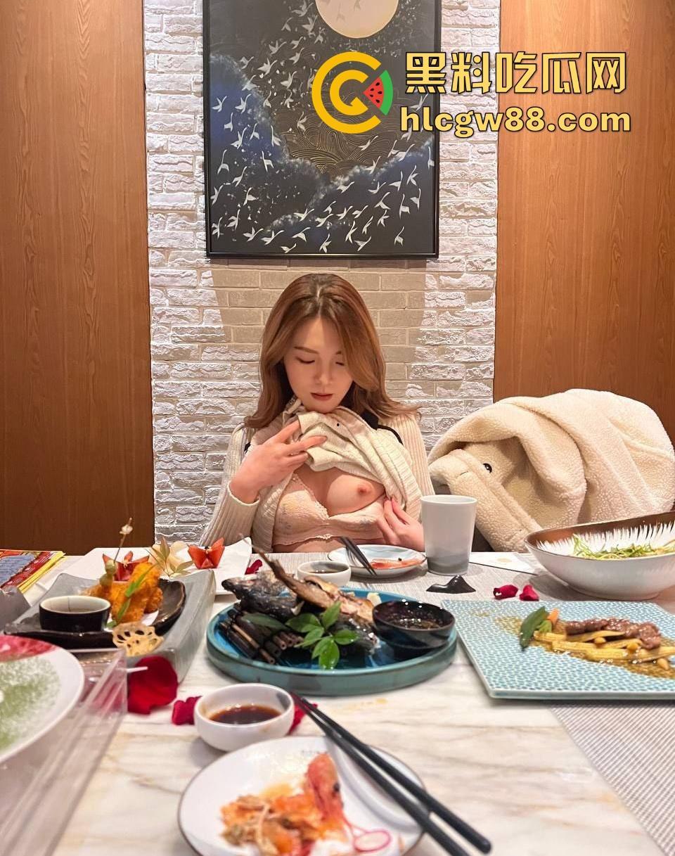 极品高颜值小母狗【黎欢欢】在高级私人餐厅玩露出 粉嫩的奶头 吃着主人的鸡吧，内容炸裂！-8