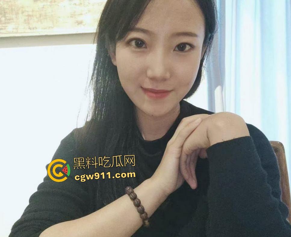 云南大学研究生刘明明化身狗链骚母狗，沉迷打屁股接烟灰被男友狂捅嫩穴，羞辱到哇哇叫！-1