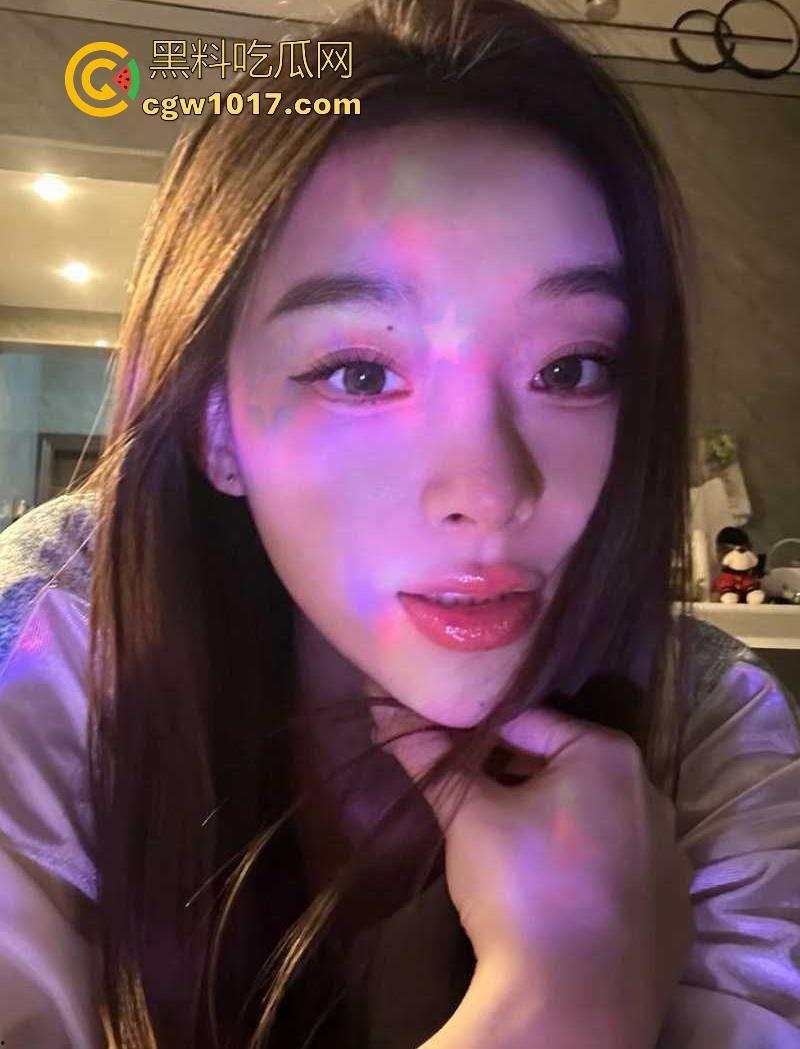 擦边素人主播竟为讨好金主，自家变情趣仓库，电动玩具、丝袜成山！各种楼道野战露脸性爱，只为金主满意！-4