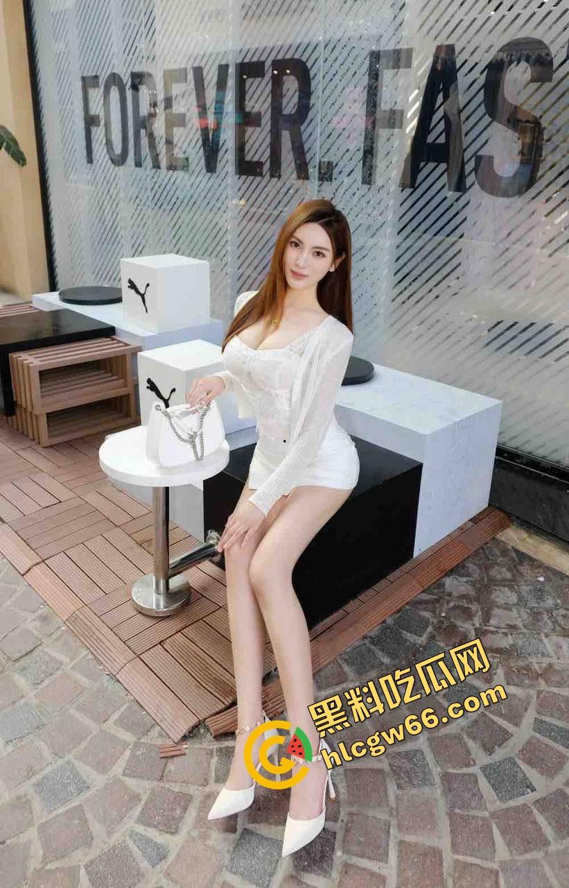 厦门模特『蒋莎莎』让渔业老板高端调教,逼被锁死姿势全开,肛钩一栓动一下都疼!-3