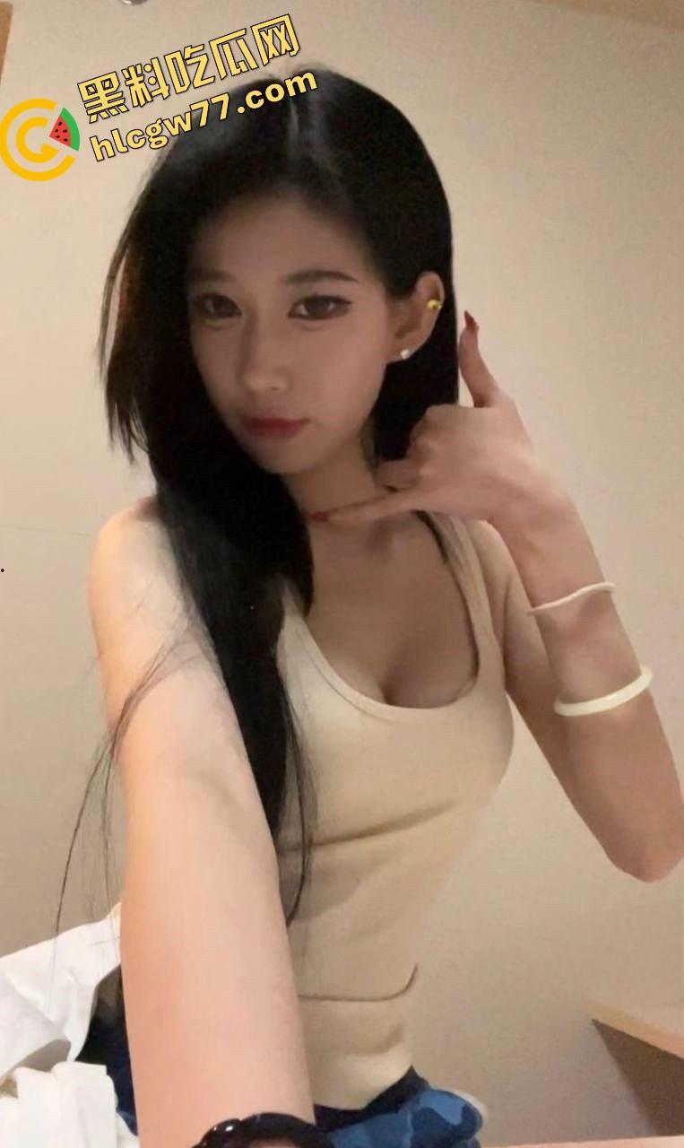 贵州财经大学女神【田静】网上约炮视频曝光,白天装淑女,晚上被操得屁股乱抖,贱得像条狗!-2