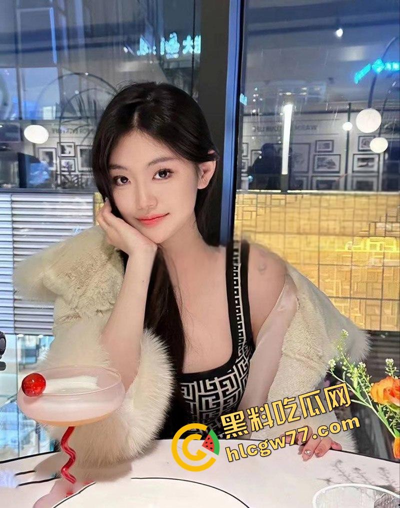 调教大神火力全开，空姐学妹老师护士统统爆操，舔屌后入内射爽翻天，各种极品尤物任性玩烂！-2