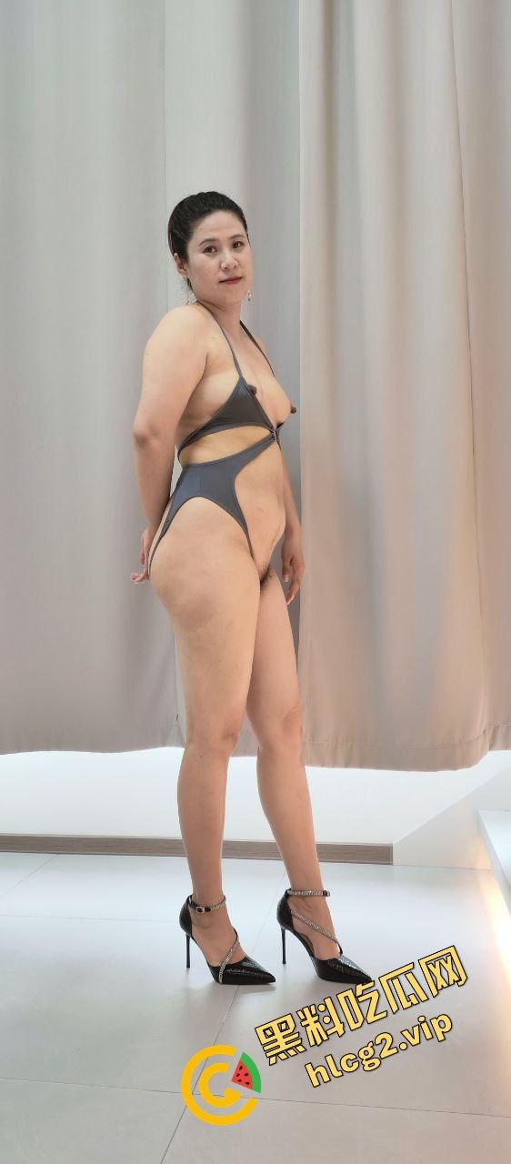 熟女人妻黑木耳自拍曝光！木耳黑得让人直呼看不清了-2