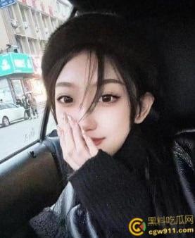 青岛酒吧坐台女【赵梦雪】，绝美颜值完美身材，JK制服白虎嫩穴被肛塞玩弄，无套后入叫床声十分诱惑！-1