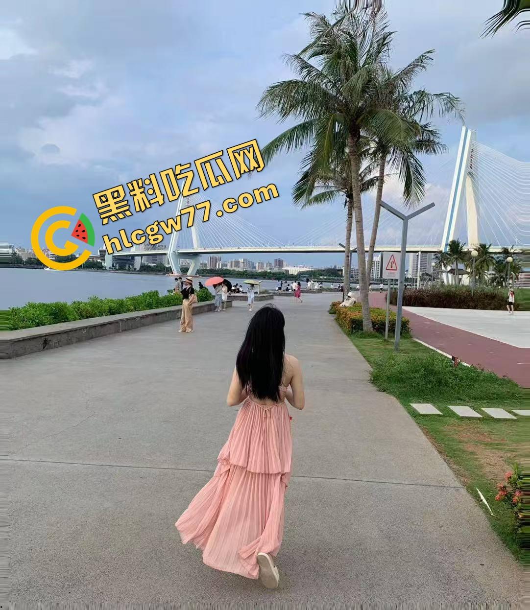 浦东骚夫真实献妻带长腿御姐老婆找男大开干,69互舔鸡巴小穴老公边录边撸!-8