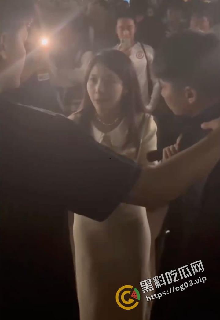 山东体育学院  男生出轨 女生打飞的过来兴师问罪 惊动全校 暴脾气是一点委屈都受不了-3