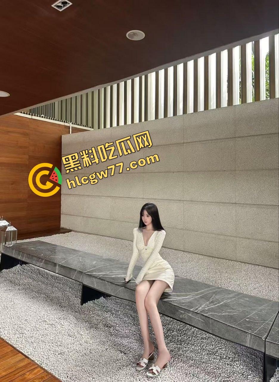 山东青岛大学生【李凤】单亲家庭，缺父爱，见哥哥就跪，学校里嫩男根本喂不饱她！-3