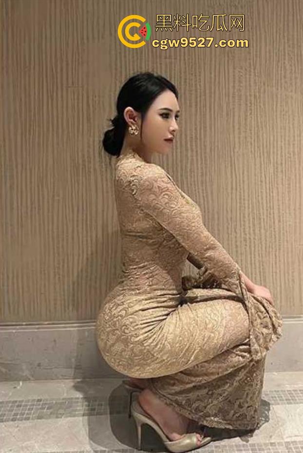 海角乱伦，淫乱母子无套偷情，操到高潮时忽然插入菊花，成功拿下她的处女骚肛，玩的也太淫荡了！-2