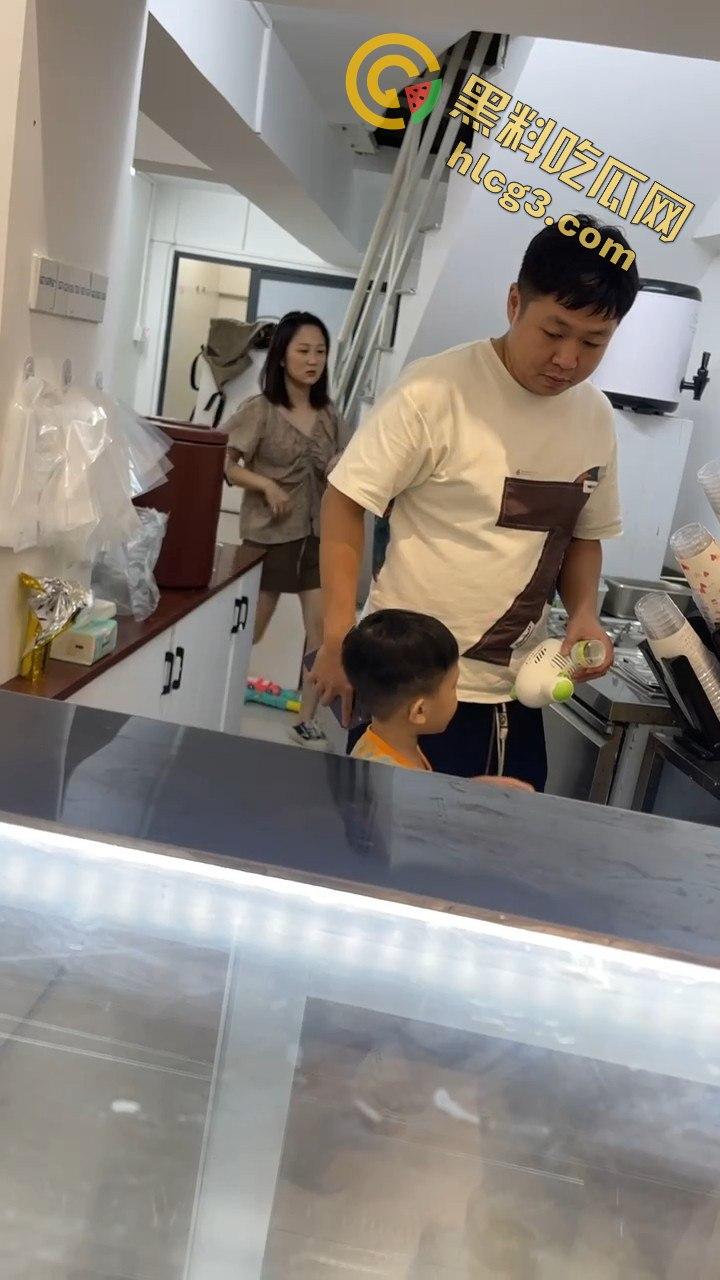 广州蛋糕店老板的秘密！监控曝光：店内性爱一幕令人瞠目结舌-4