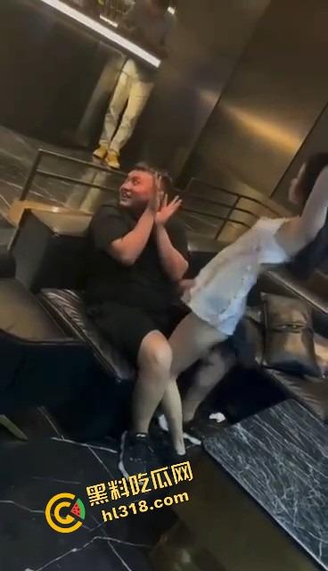 单身狗夜店必修课，喝醉勾搭人妻偷吃人妻鲍鱼，淫男乱女嗨翻全场，极致放荡夜生活曝光！-6