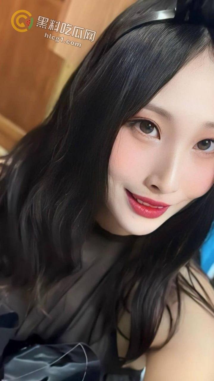 瓜友投稿爆料:二连浩特服装市场瓜!美女老板娘蒙根琪琪格的情场纠葛,从隔壁服装店到瓜友圈子朋友!-4