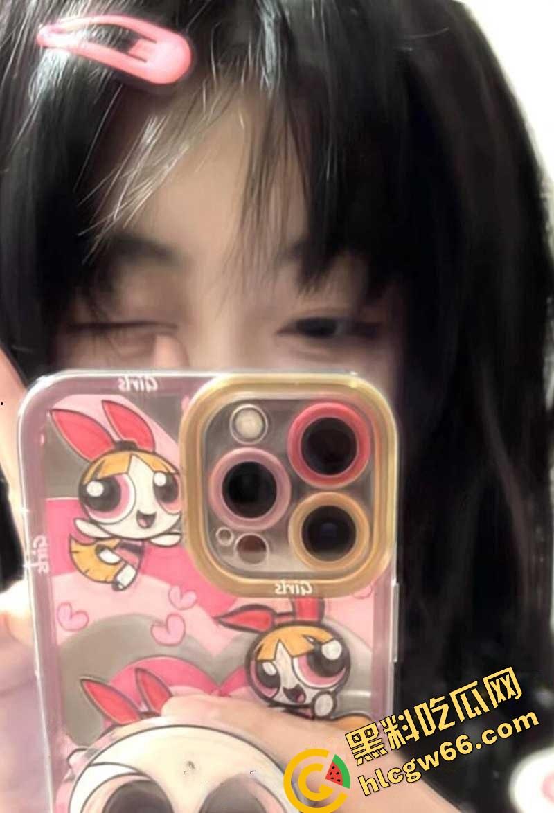 表面人畜无害，广西大眼萌妹『陈曦』被渣男操完偷拍，舔穴特写后入爆干全都怼脸拍，骚笑淫叫成寝室BGM！-3