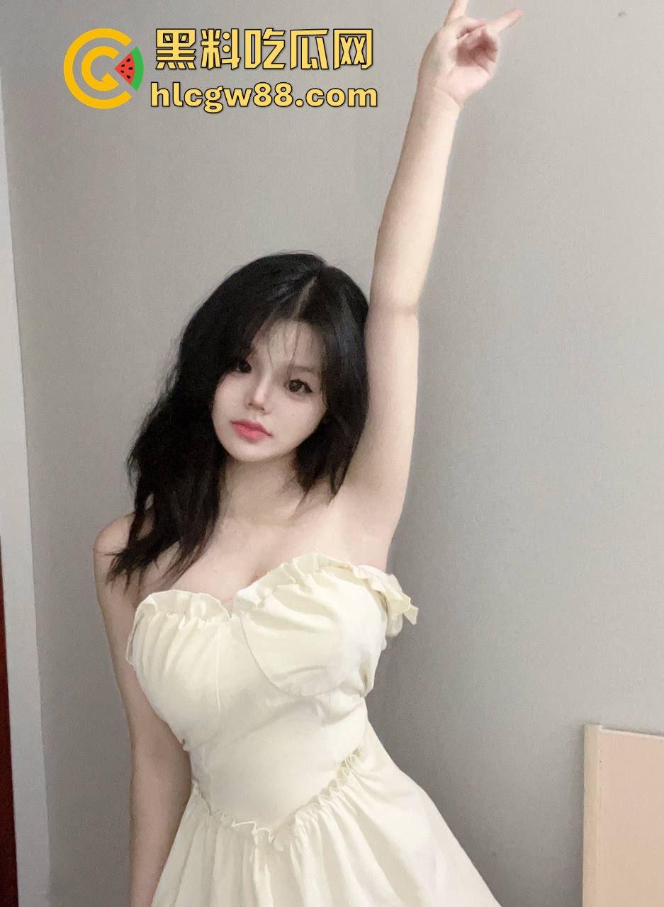 珠海艺术职业学院【杨婷婷】与金主裸拍视频被曝光 极品巨乳抠逼自慰 很有撸点！-2