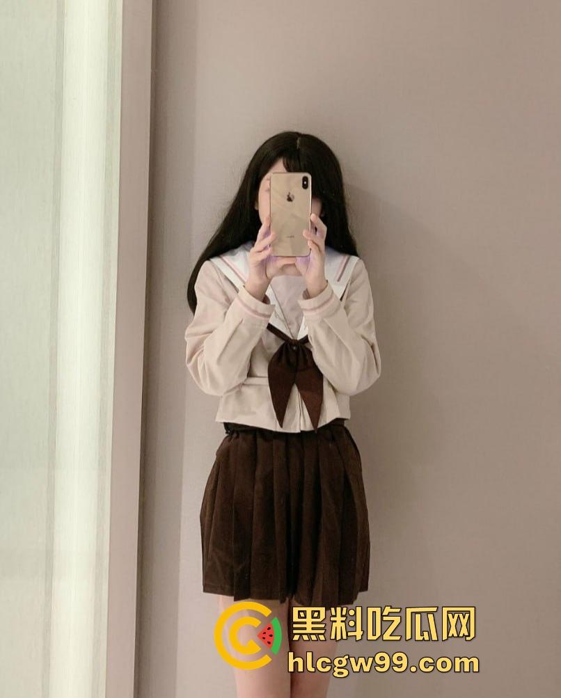 五星级酒店露着南半球反差骚鸡【闹闹】被富二代爆操，浪得一逼，自己抠着骚穴问你JB动了吗？-1