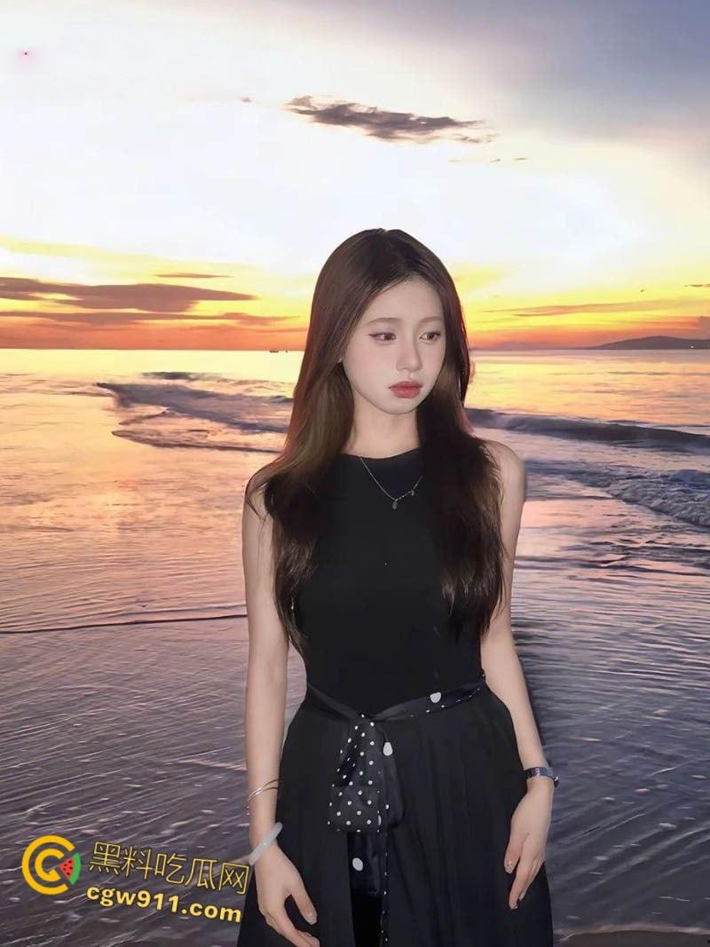 河北师范大学【贾雯雯】，清纯嫩妹如此反差，蒙眼调教深喉口交，男友猛插蜜穴还揉逼自慰，真是条小母狗！-1