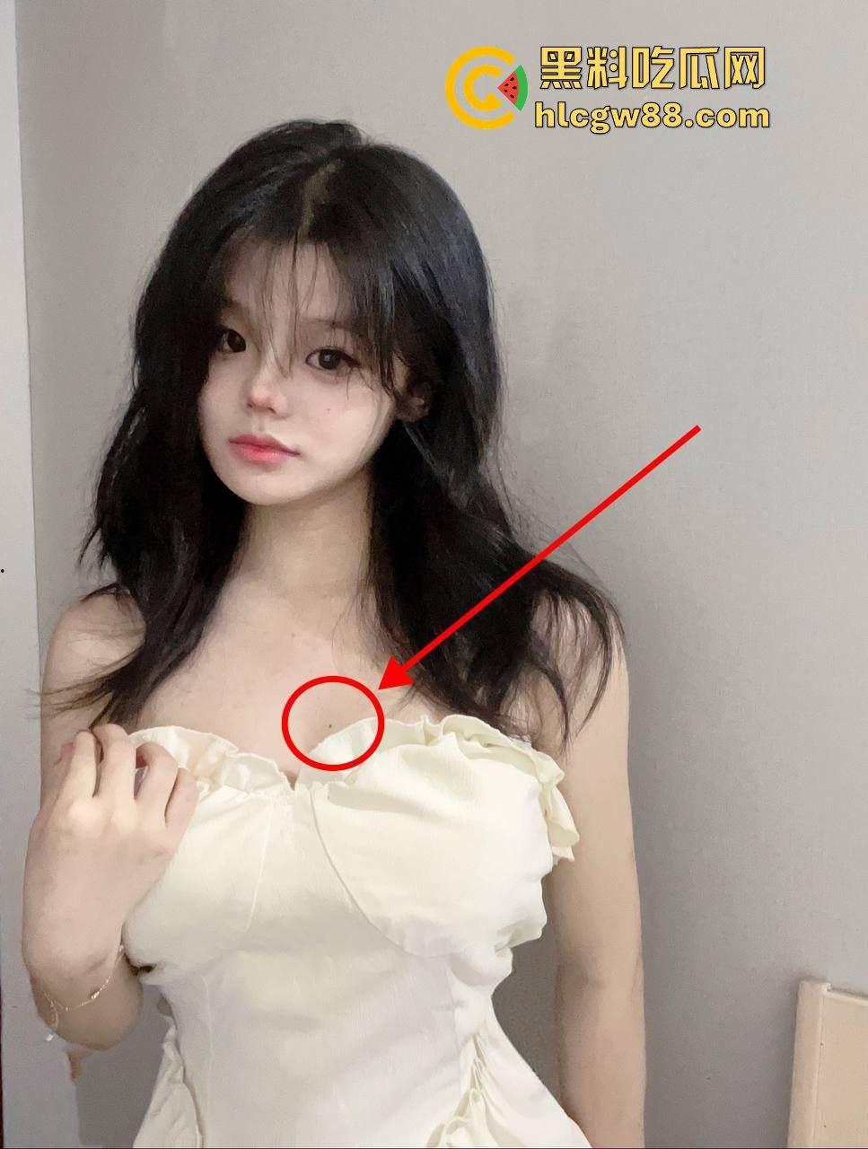 珠海艺术职业学院【杨婷婷】与金主裸拍视频被曝光 极品巨乳抠逼自慰 很有撸点！-7