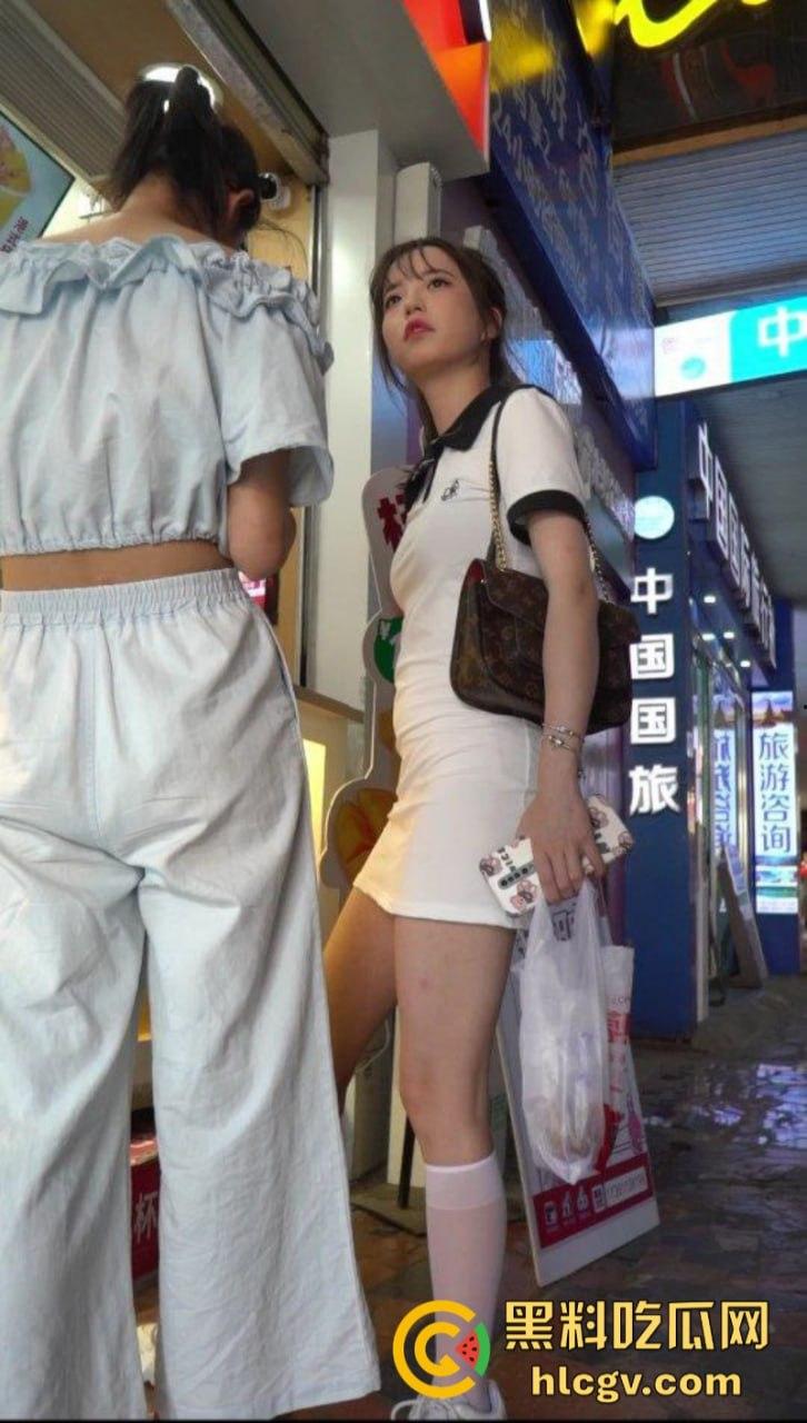 高质量抄底合集 视奸各种妹子裙下风光 美鲍逼缝尽显骚货之姿-1