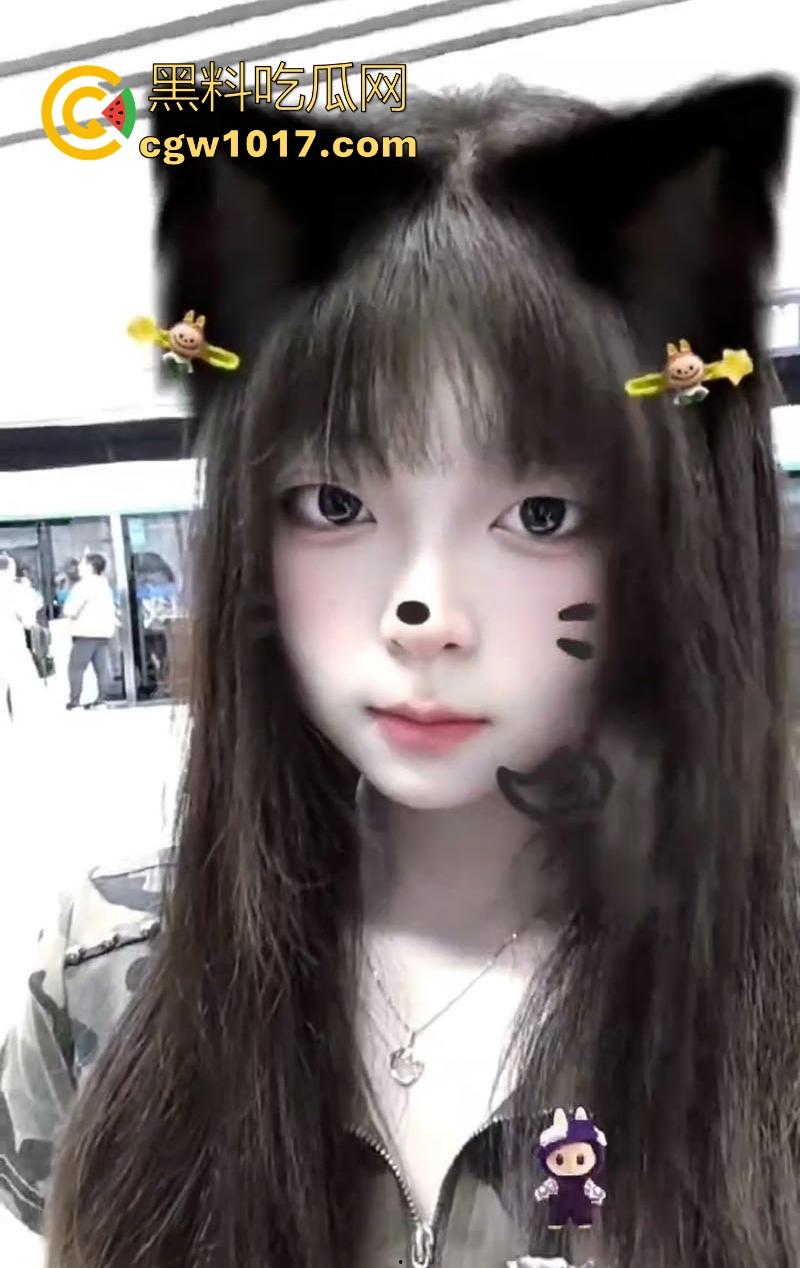 怎么现在的女大这么反差呀！出租屋内与网友疯狂性爱，刚见面面基就主动骑乘，淫叫不断无比反差！-1