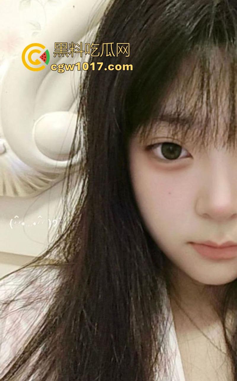 怎么现在的女大这么反差呀！出租屋内与网友疯狂性爱，刚见面面基就主动骑乘，淫叫不断无比反差！-2