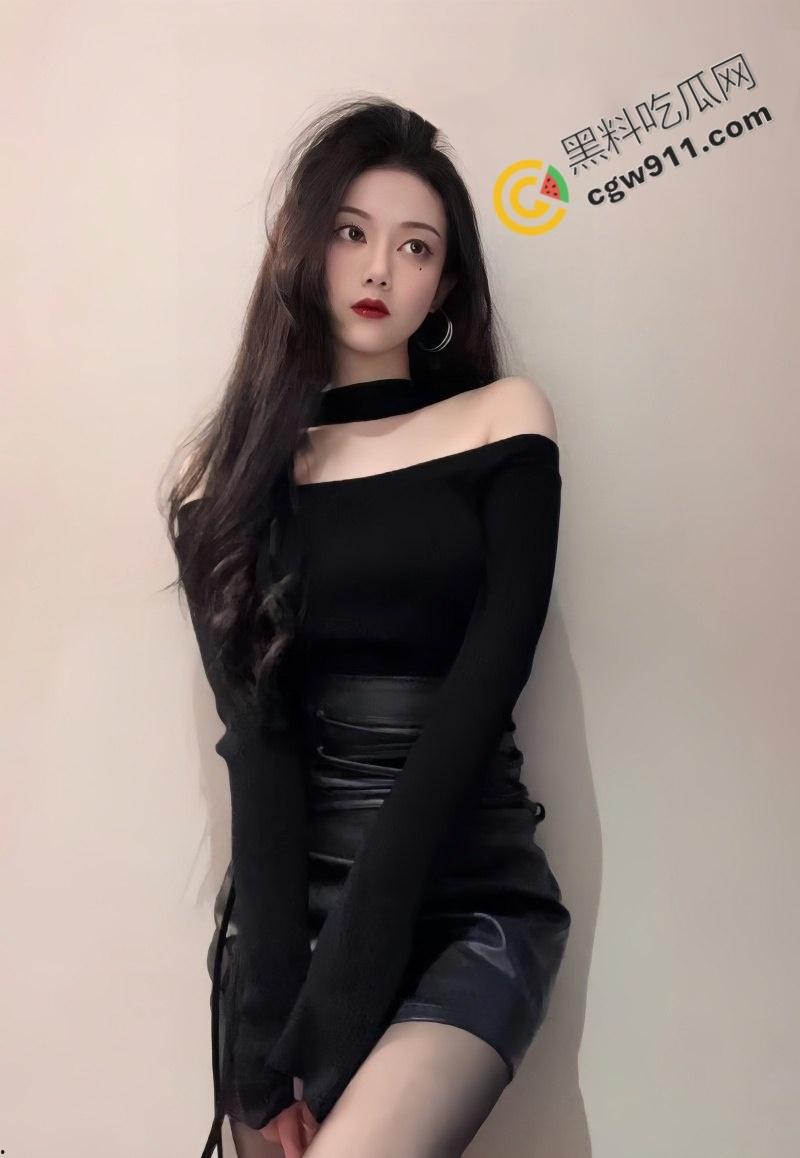 杭州高冷名媛【邢雨涵】人前优雅端人后淫乱，被前男友带去3P，丝袜碎裂，两猛男轮番享受她嫩穴，淫靡至极-4