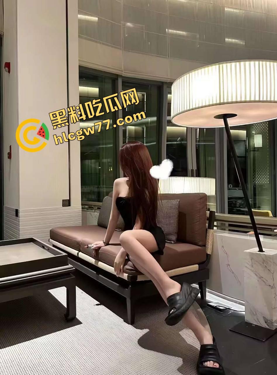 京城富哥G哥御姐嫩妹通杀调教，夜夜换女不重样，兄弟联动双人轮番喂鸡，豪宅开啪局征服全京骚逼！-1